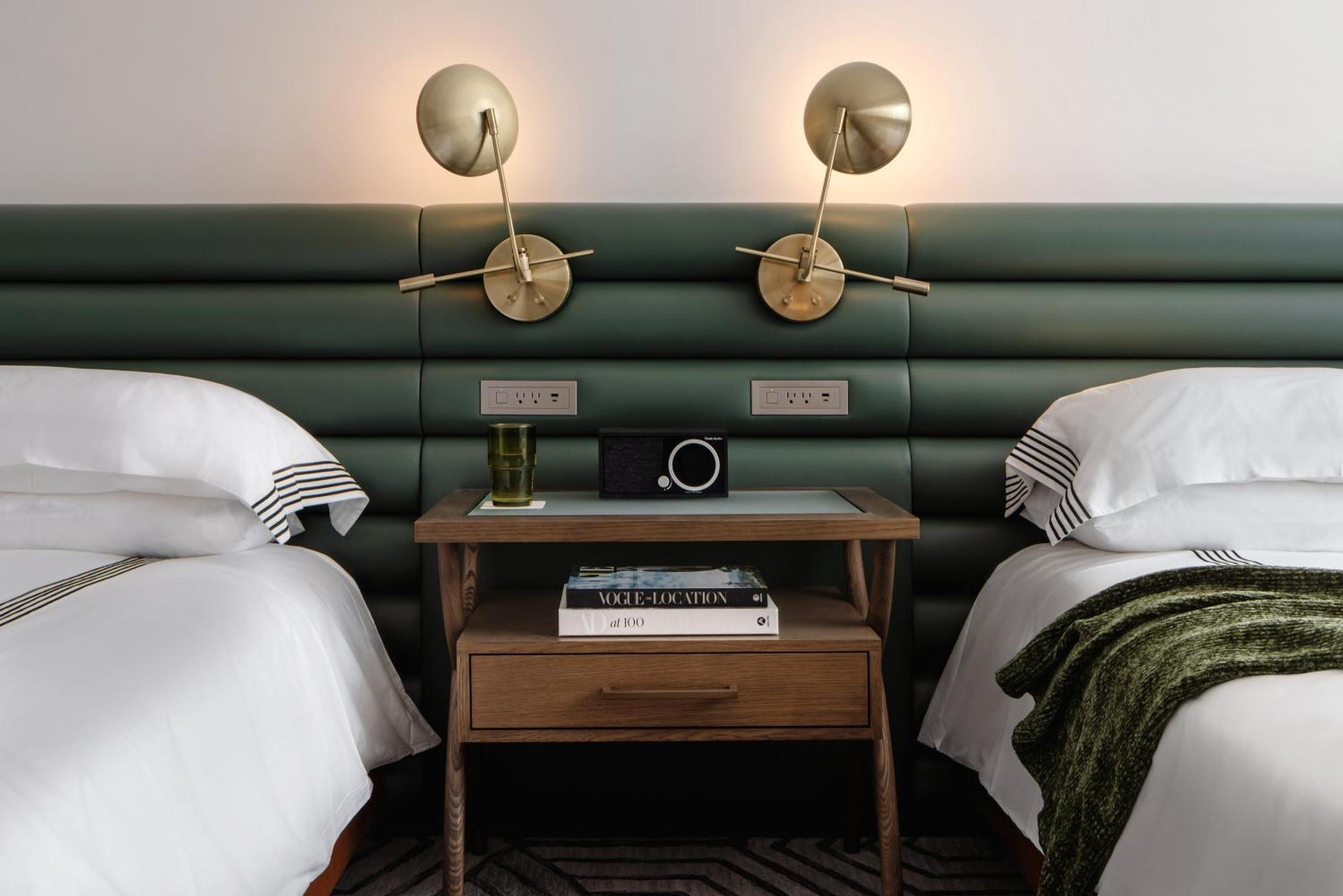 Thompson Houston, By Hyatt Hotel Bagian luar foto