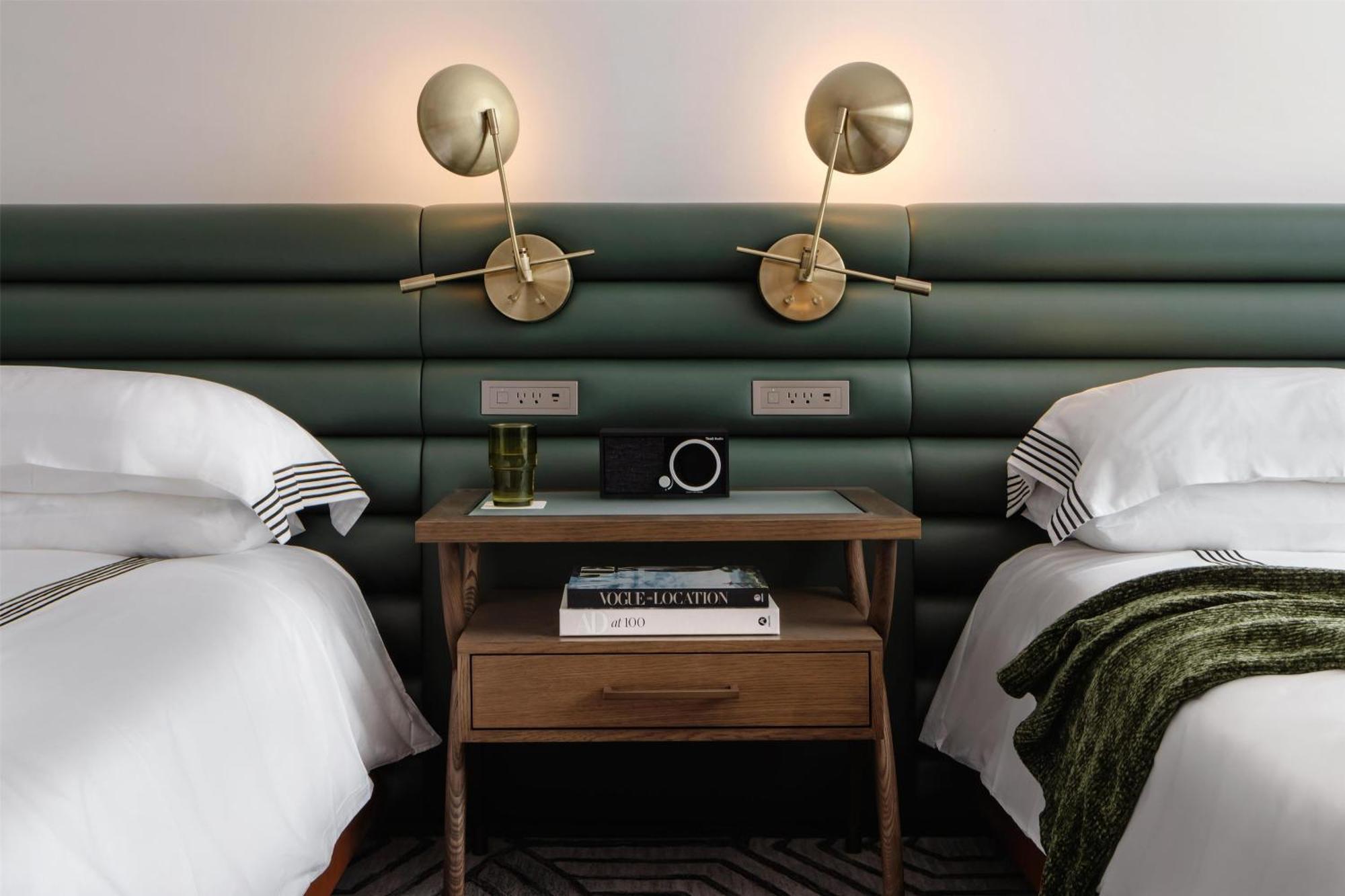 Thompson Houston, By Hyatt Hotel Bagian luar foto